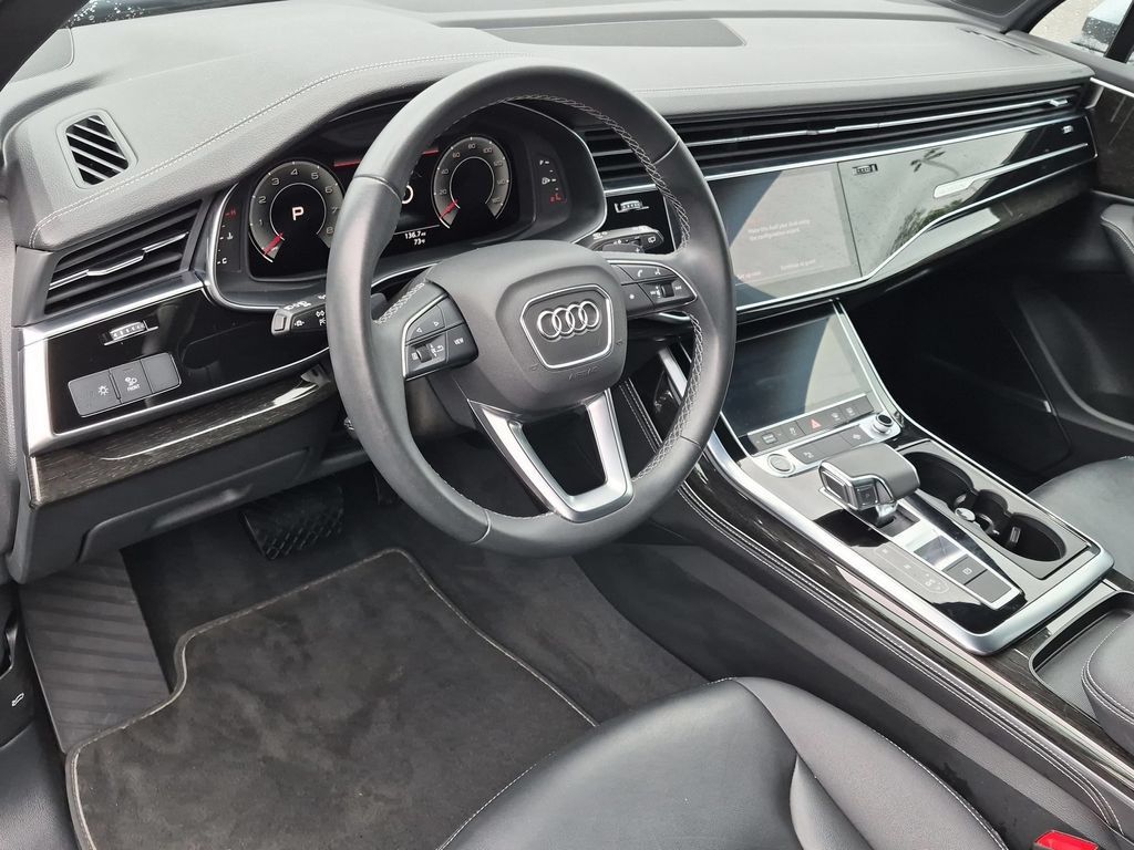 Used 2025 Audi Q7 3.0T Premium Plus AWD/4WD image 12