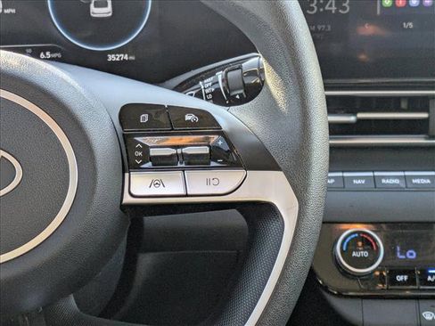 Used 2024 Hyundai Elantra SEL image 19