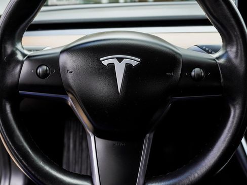 Used 2018 Tesla Model 3 Long Range image 23