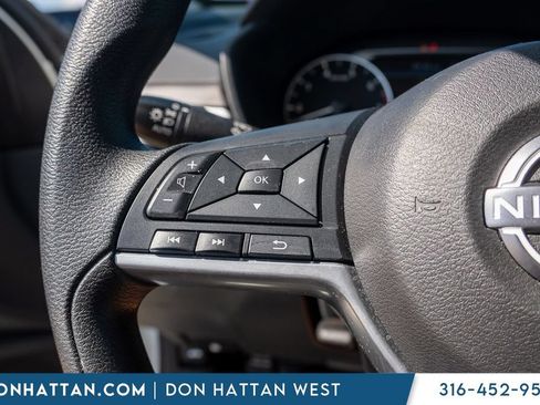 Used 2025 Nissan Altima 2.5 SV FWD image 11