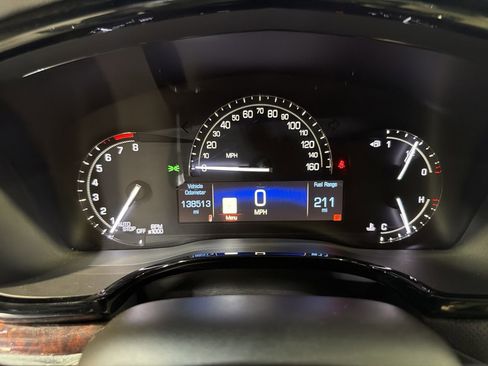 Used 2017 Cadillac XT5 Luxury w/ Driver Awareness Package FWD image 19