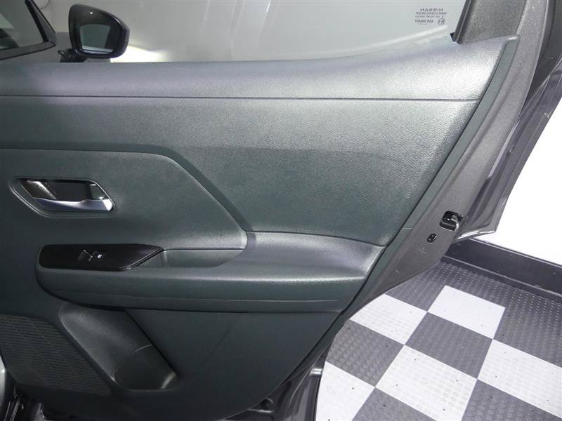 Used 2025 Nissan Kicks SV AWD/4WD image 26