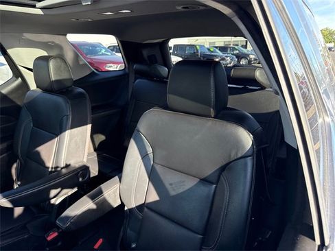 Used 2019 Chevrolet Traverse LT w/ LT Premium Package image 5