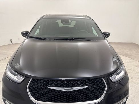 Used 2025 Chrysler Pacifica Select FWD image 9