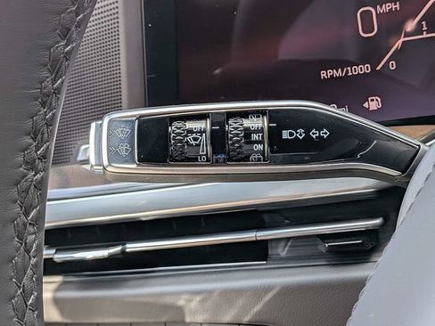 Certified 2026 Cadillac Escalade Platinum Sport AWD/4WD image 32
