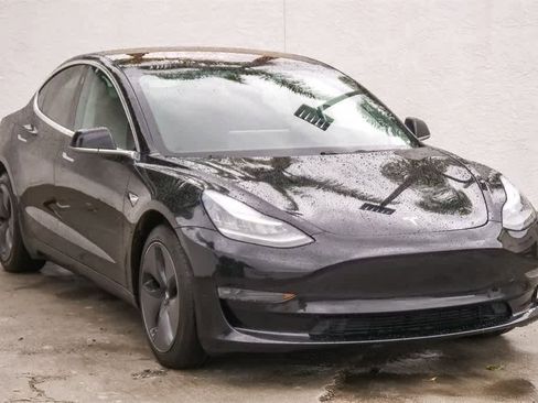 Used 2018 Tesla Model 3 Long Range image 3