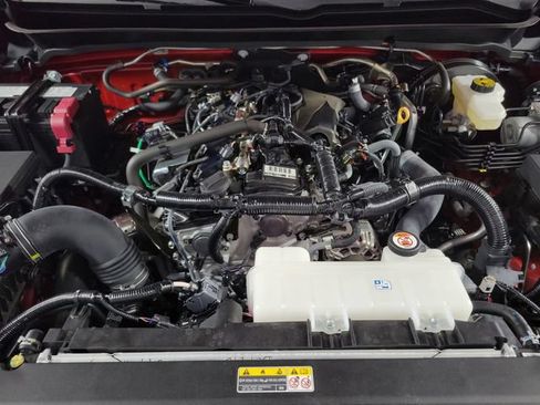 Used 2025 Toyota Tacoma SR5 AWD/4WD image 13