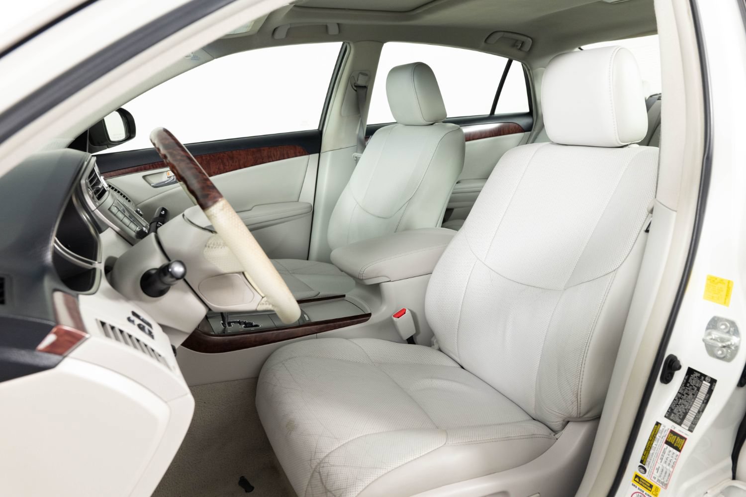 Used 2011 Toyota Avalon Limited FWD image 15