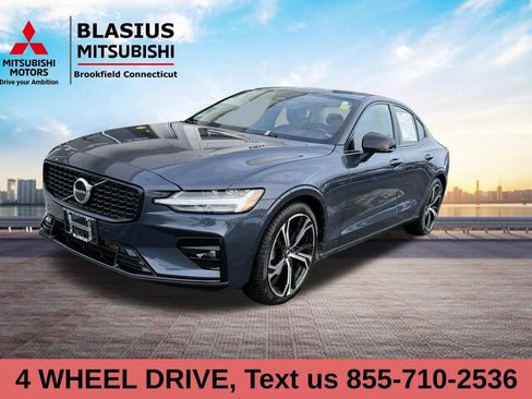 Used 2025 Volvo S60 B5 Core image 4