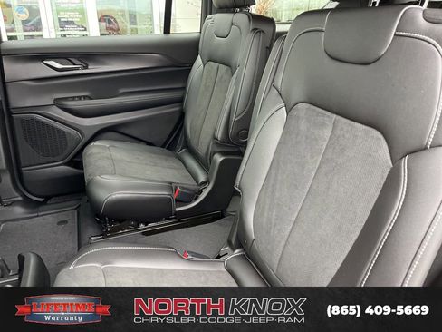 New 2025 Jeep Grand Cherokee L Altitude AWD/4WD image 14