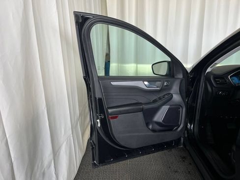 Used 2024 Ford Escape Platinum AWD/4WD image 18