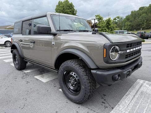 New 2026 Ford Bronco Big Bend w/ Black Diamond Package AWD/4WD image 3