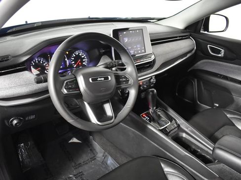 Used 2022 Jeep Compass Latitude FWD image 12