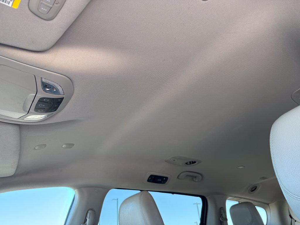 Used 2021 Chrysler Pacifica Touring-L FWD image 21