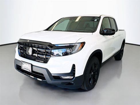 New 2026 Honda Ridgeline Black Edition image 4