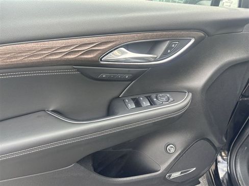 Used 2023 Buick Envision Avenir AWD/4WD image 23