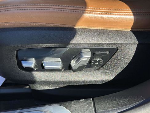 Used 2020 BMW 750i xDrive w/ M Sport Package image 14