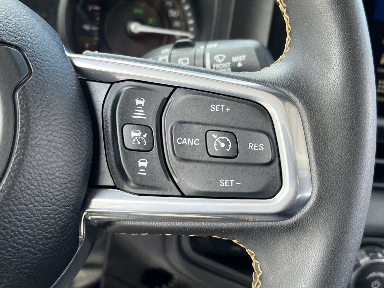 Used 2024 Jeep Wrangler Unlimited Sahara AWD/4WD image 38