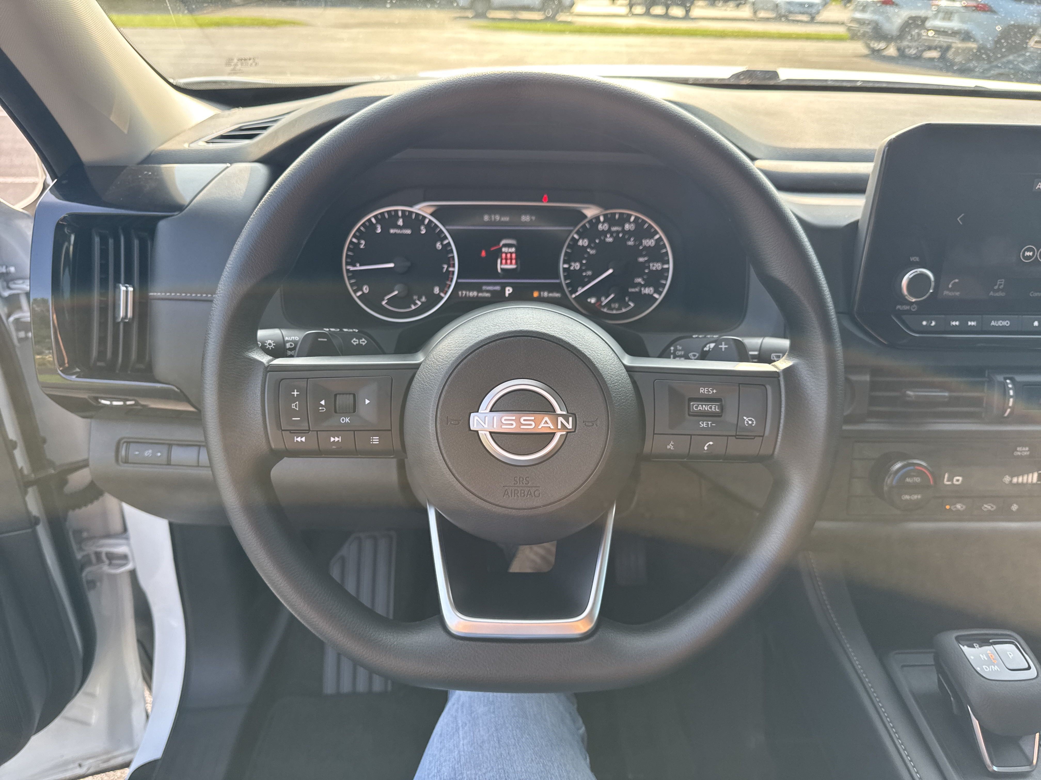 Used 2024 Nissan Pathfinder S FWD image 16