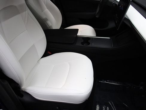 Used 2023 Tesla Model Y Long Range image 21