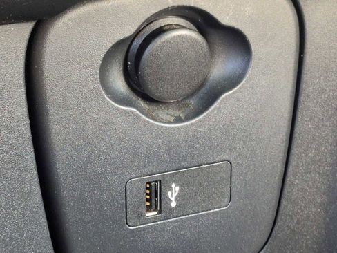 Used 2019 MINI Cooper 4-Door Hardtop w/ Signature Upholstery Package image 32