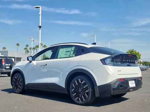 New 2026 Nissan Leaf Platinum+ w/ Cargo Package (Platinum+) image 2