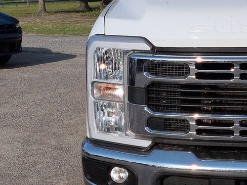 Used 2025 Ford F250 XLT w/ FX4 Off-Road Package AWD/4WD image 10