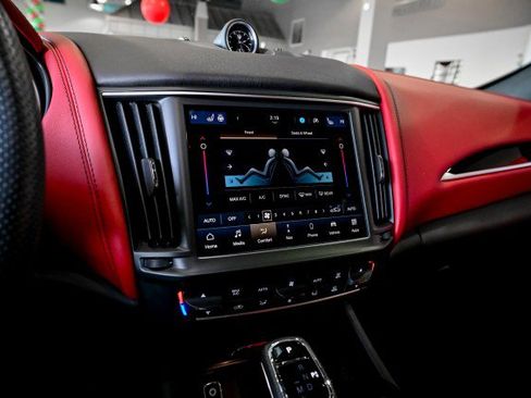 Used 2022 Maserati Levante GT image 33