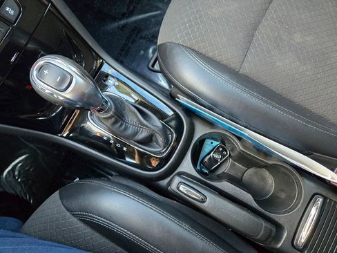 Used 2019 Buick Encore Sport Touring image 33