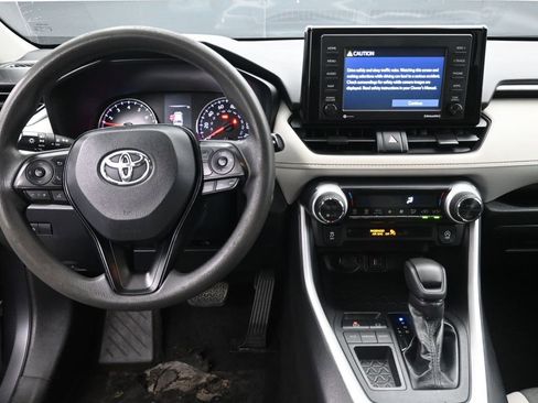 Used 2020 Toyota RAV4 XLE image 11