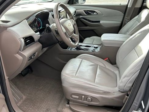 Used 2018 Chevrolet Traverse LT image 23