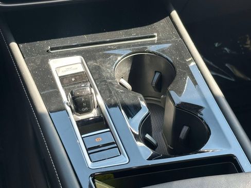 Certified 2024 Volkswagen Atlas SE AWD/4WD image 18