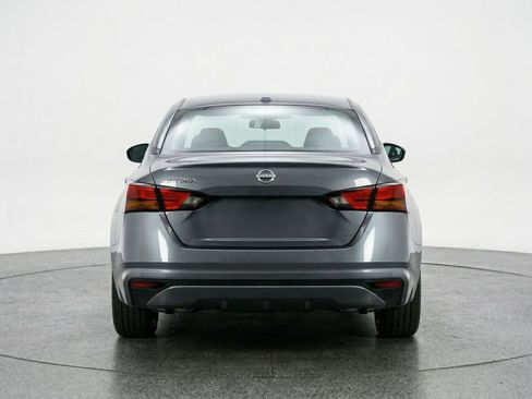 Used 2025 Nissan Altima 2.5 SV image 7