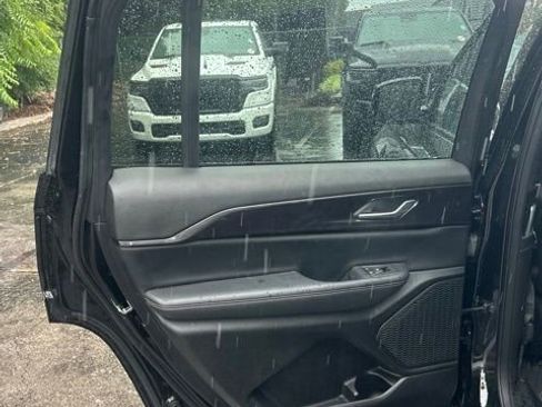 Used 2023 Jeep Grand Cherokee L Laredo AWD/4WD image 29