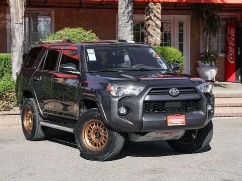 Used 2022 Toyota 4Runner SR5 image 2