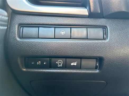 Used 2023 Nissan Rogue SV w/ SV Premium B Package image 22