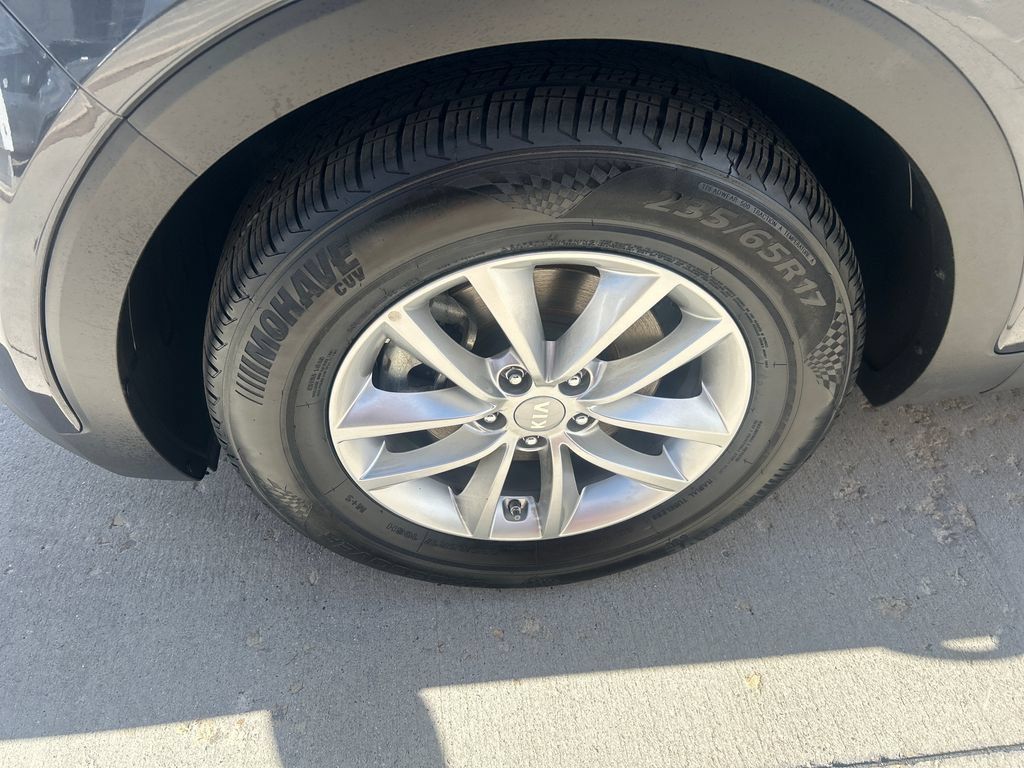Used 2018 Kia Sorento LX w/ LX V6 Convenience Package AWD/4WD image 16