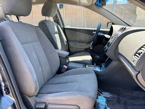Used 2010 Nissan Altima 2.5 S FWD image 11