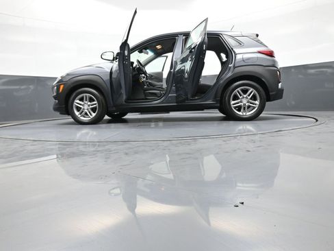 Used 2019 Hyundai Kona SE image 48