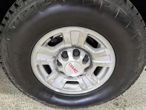 Used 2009 GMC Sierra 2500 SLT w/ SLT Convenience Package image 15