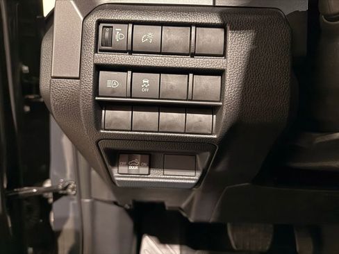 Used 2025 Toyota Tacoma SR5 image 15