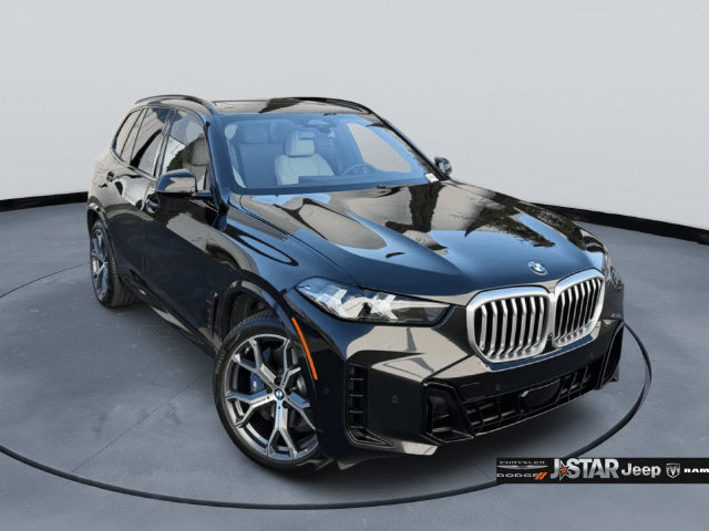 Used 2024 BMW X5 sDrive40i w/ M Sport Package RWD image 3