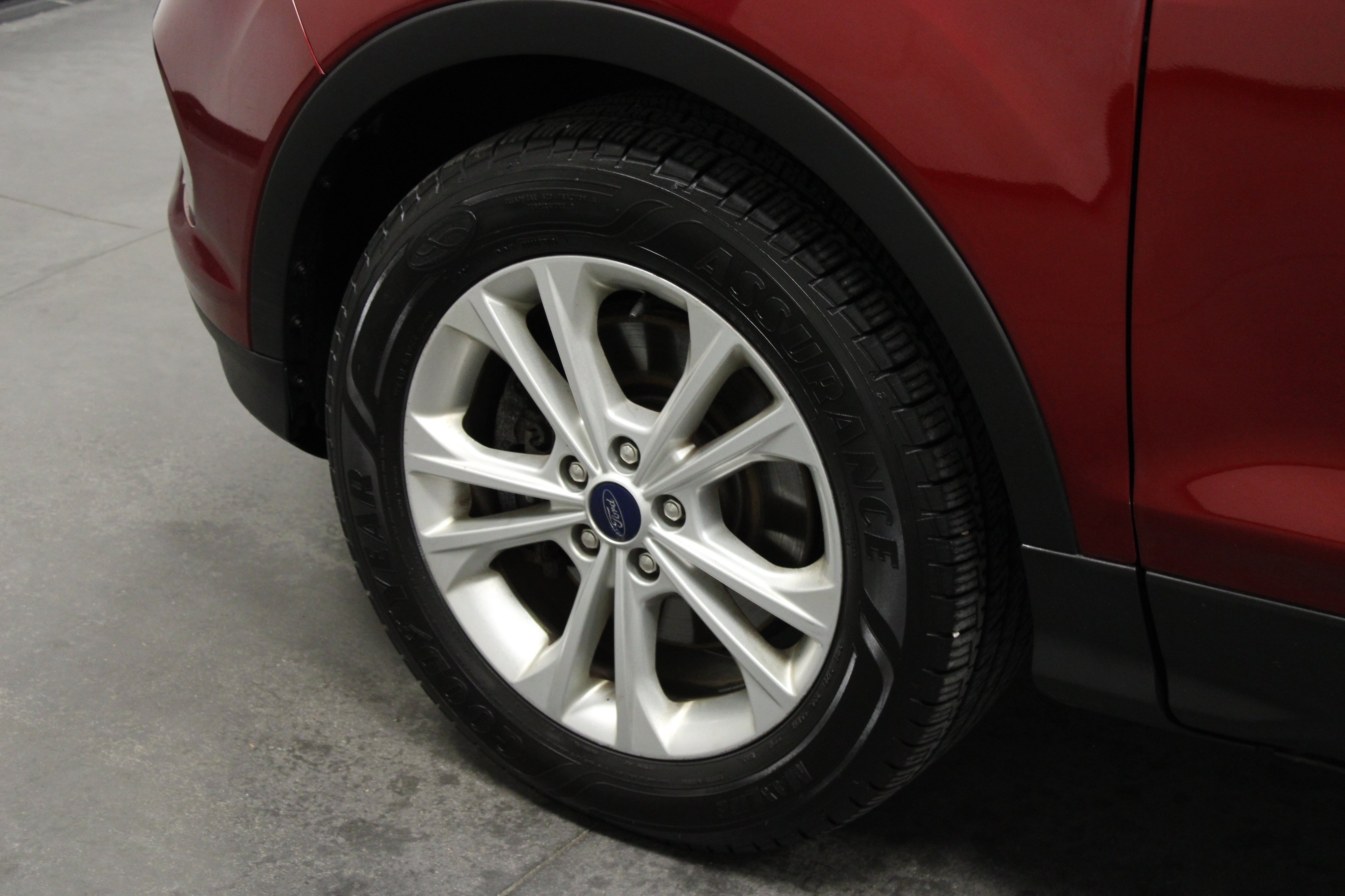 Used 2017 Ford Escape SE AWD/4WD image 10
