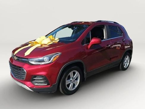 Used 2018 Chevrolet Trax LT w/ Driver Confidence Package image 1