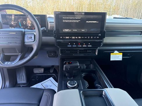 New 2026 GMC Hummer EV 4x4 Crew Cab image 19