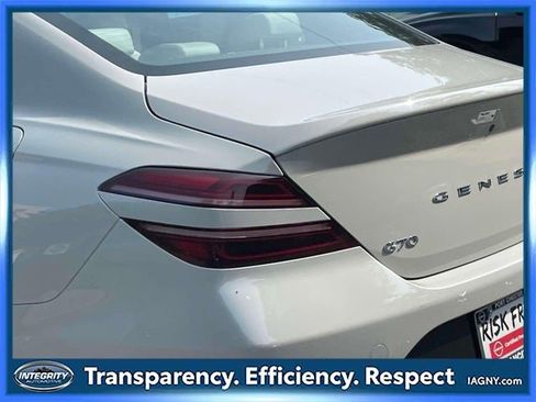Used 2025 Genesis G70 2.5T image 11