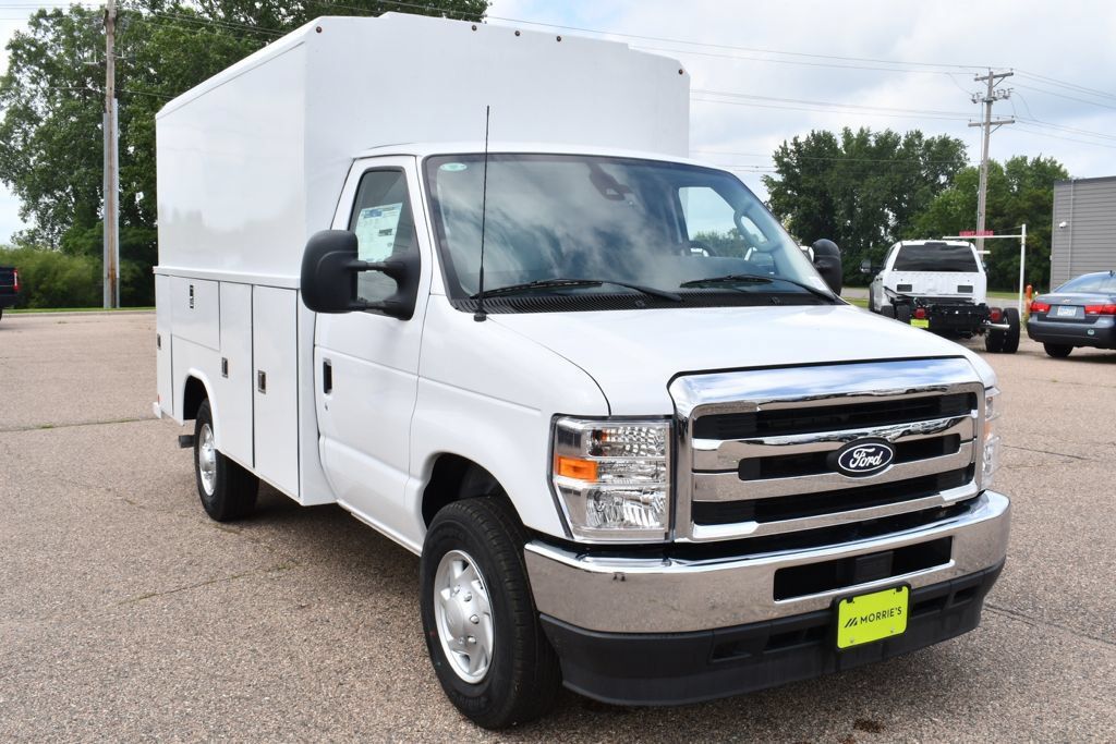 New 2026 Ford E-350 and Econoline 350 Super Duty w/ Power Equipment Group RWD image 4