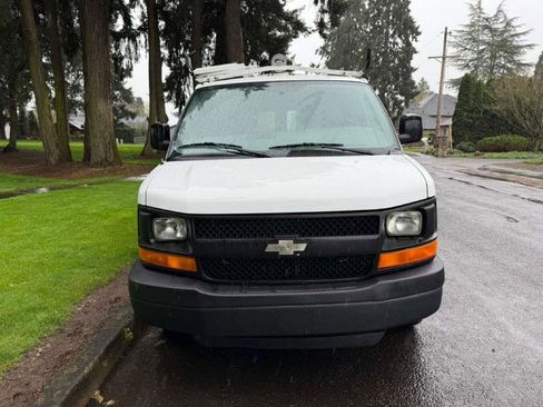 Used 2013 Chevrolet Express 2500 image 8