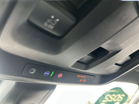 Used 2022 Chevrolet Tahoe LT w/ LT Signature Package image 17