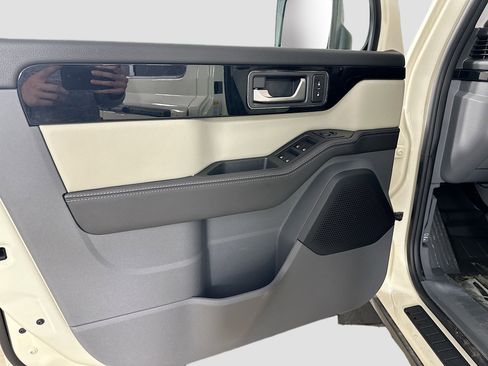 New 2025 INEOS Grenadier Fieldmaster Edition AWD/4WD image 17